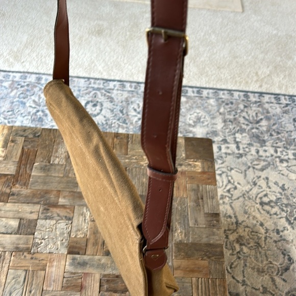 M&M Canvas Satchal Messenger Bag - Picture 5 of 10